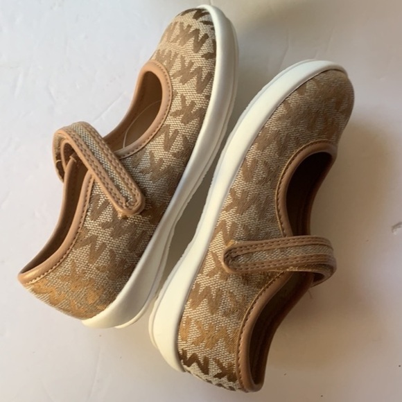 NWOT MICHAEL Michael Kors arial toddler shoes size 10 - Picture 3 of 6